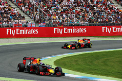 Max Verstappen, Red Bull Racing RB12; Daniel Ricciardo, Red Bull Racing RB12