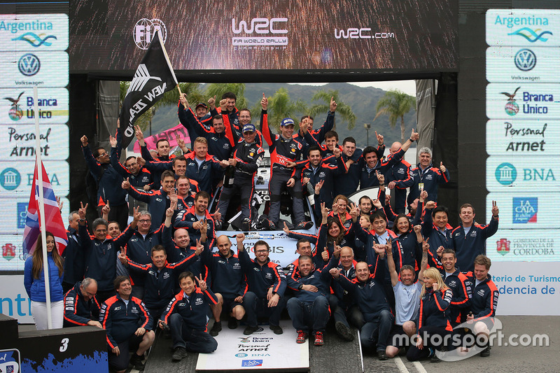 Winners Hayden Paddon, John Kennard, Hyundai Motorsport