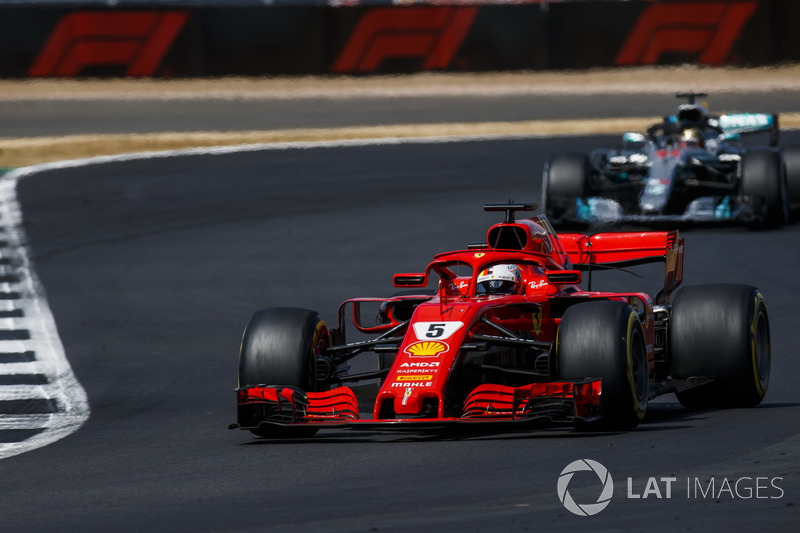 Sebastian Vettel, Ferrari SF71H, y Lewis Hamilton, Mercedes AMG F1 W09