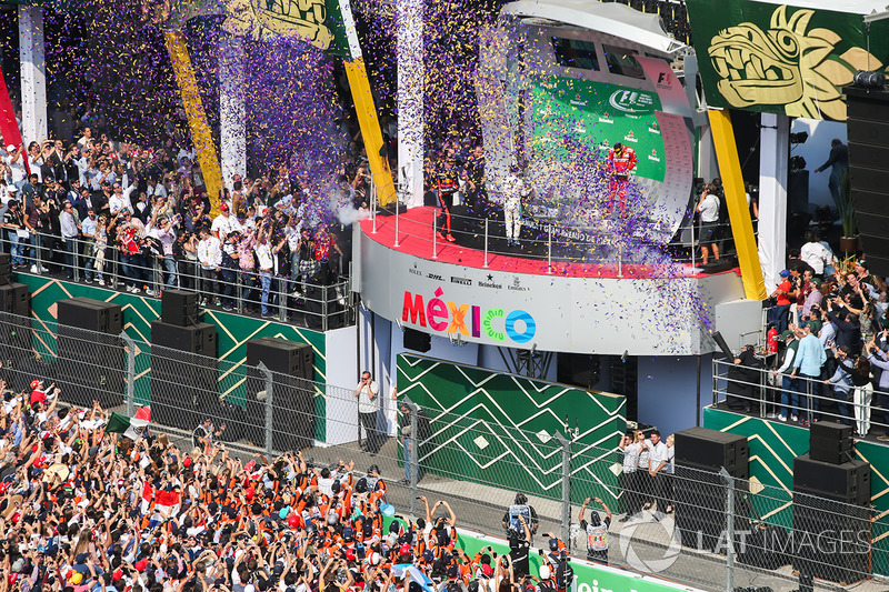 Podium: race winner Max Verstappen, Red Bull Racing, second place Valtteri Bottas, Mercedes AMG F1, 