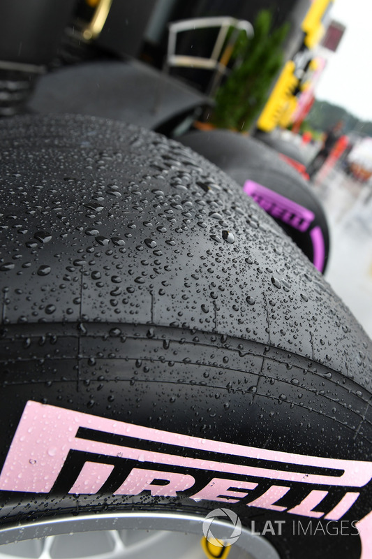 Slick Pirelli tyre and rain