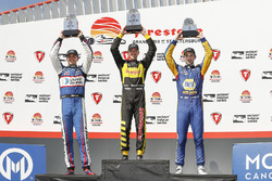 Podium: 1. Sébastien Bourdais, Dale Coyne Racing with Vasser-Sullivan Honda; 2. Graham Rahal, Rahal