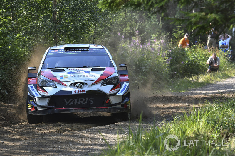 Отт Тянак и Мартин Ярвеоя, Toyota Yaris WRC