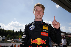 Race winnaar Dan Ticktum, Motopark Dallara F317 - Volkswagen