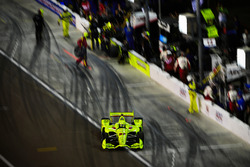 Simon Pagenaud, Team Penske Chevrolet pit stop
