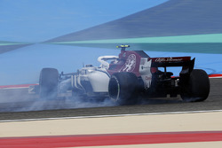 Charles Leclerc, Sauber C37 en tête-à-queue