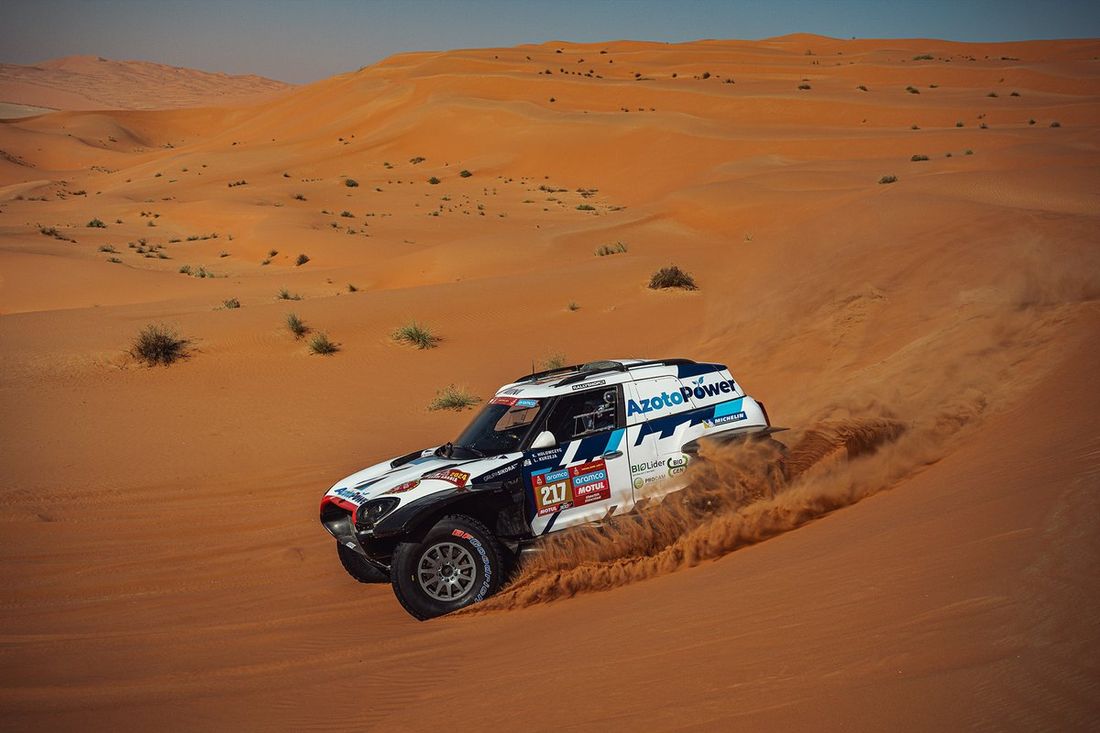 #217 X-raid Mini JCW Team Mini John Cooper Works Rally Plus: Krzysztof Hołowczyc, Łukasz Kurzeja