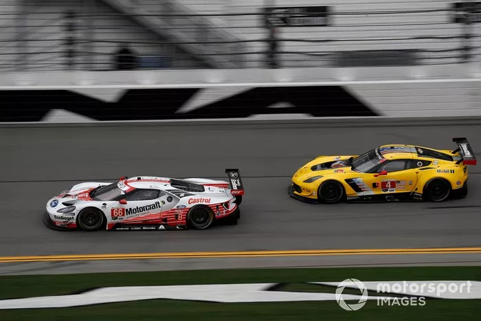 #66 Ford Chip Ganassi Racing Ford GT, GTLM: Joey Hand, Dirk Mueller, Sebastien Bourdais, #4 Corvette Racing Corvette C7.R, GTLM: Oliver Gavin, Tommy Milner, Marcel Fassler