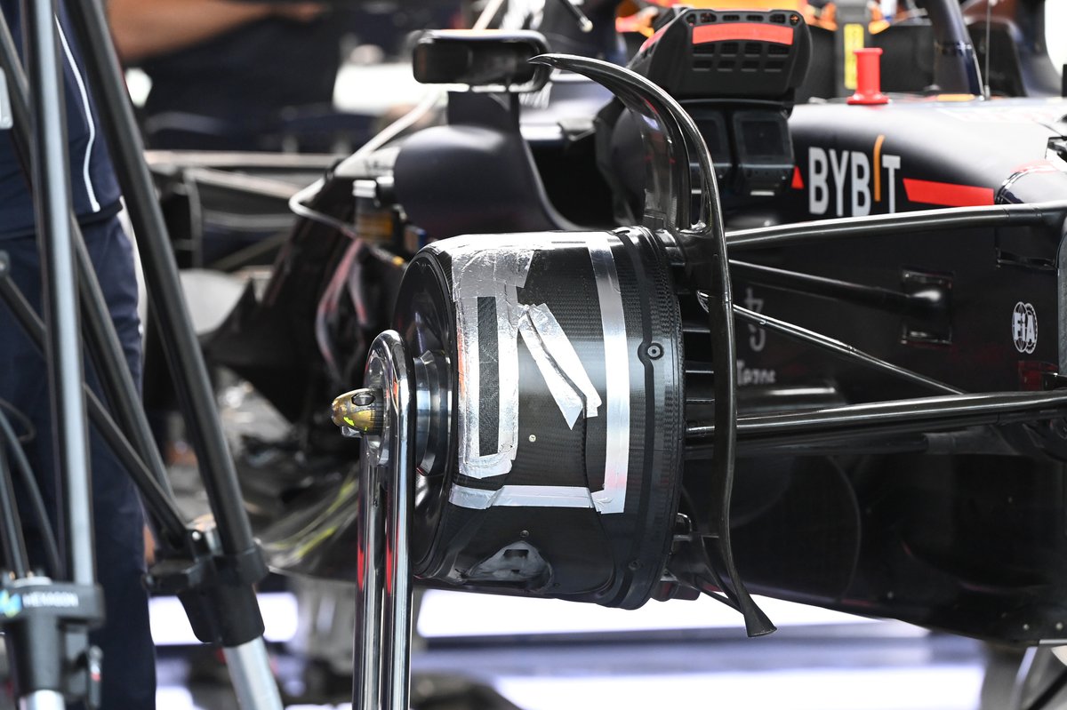 Red Bull RB18: ecco il cestello in carbonio anteriore completamente sigillato