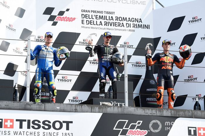 Podio: segundo lugar Joan Mir, Team Suzuki MotoGP, ganador de la carrera Maverick Viñales, Yamaha Factory Racing, y tercer lugar Pol Espargaró, Red Bull KTM Factory Racing