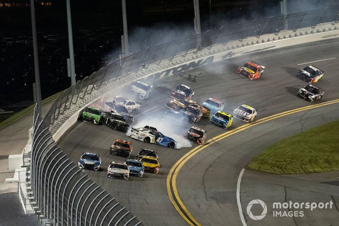 El Big One: Tyler Reddick, Richard Childress Racing, Chevrolet Camaro, Kyle Busch, Joe Gibbs Racing, Toyota Camry, Kurt Busch, Chip Ganassi Racing, Chevrolet Camaro, Erik Jones, Joe Gibbs Racing, Toyota Camry, Ryan Preece, JTG Daugherty Racing, Chevrolet Camaro, Ricky Stenhouse Jr., JTG Daugherty Racing, Chevrolet Camaro, Ryan Newman, Roush Fenway Racing, Ford Mustang, Austin Dillon, Richard Childress Racing, Chevrolet Camaro, Michael McDowell, Front Row Motorsports, Ford Mustang