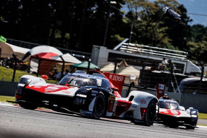 #7 Toyota Gazoo Racing Toyota GR010 - Híbrido de Mike Conway, Kamui Kobayashi, José María López, #8 Toyota Gazoo Racing Toyota GR010 - Híbrido de S?bastien Buemi, Brendon Hartley, Ryo Hirakawa