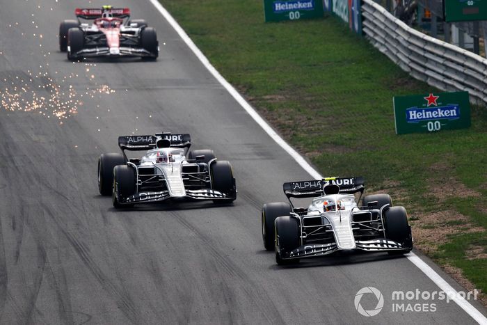 Yuki Tsunoda, AlphaTauri AT03, Pierre Gasly, AlphaTauri AT03, Zhou Guanyu, Alfa Romeo C42