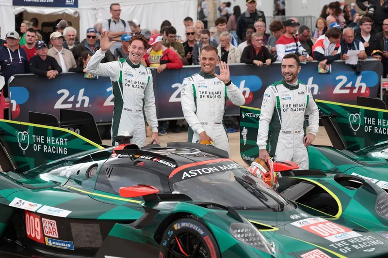 #009 Aston Martin Thor Team Aston Martin Valkyrie: Alex Riberas, Marco Sorensen, Roman De Angelis