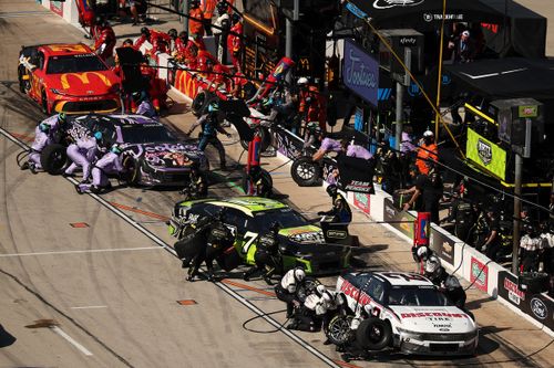 Austin Cindric, Team Penske Ford, Justin Haley, Spire Motorsports Chevrolet