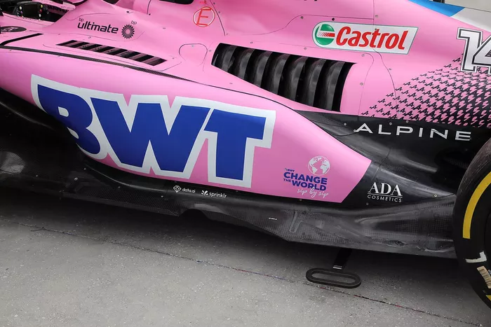 Detalle lateral del Alpine A522
