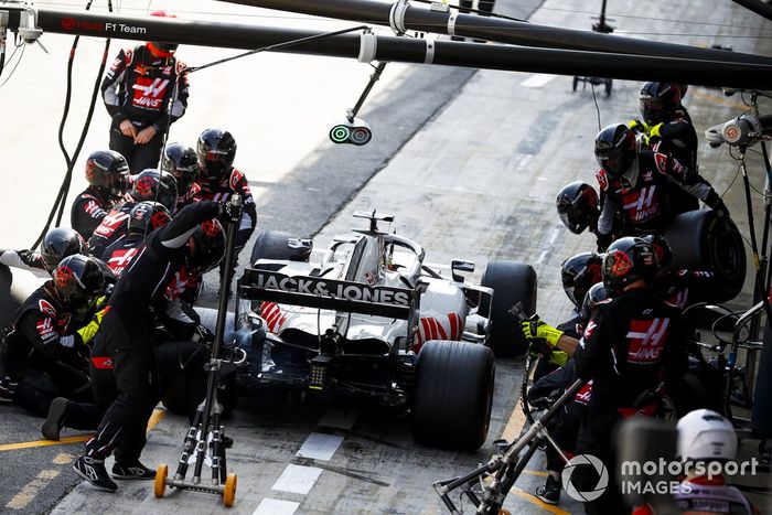 Romain Grosjean, Haas VF-20,  pit stop