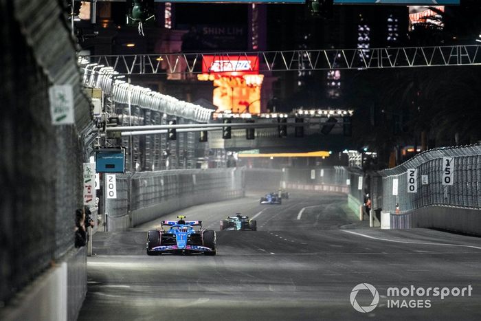 Pierre Gasly, Alpine A523, Lance Stroll, Aston Martin AMR23