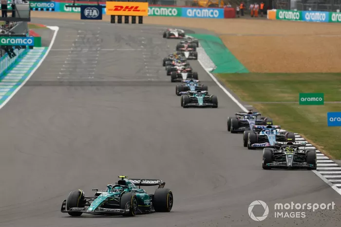 Fernando Alonso, Aston Martin AMR23, Lewis Hamilton, Mercedes F1 W14, Pierre Gasly, Alpine A523