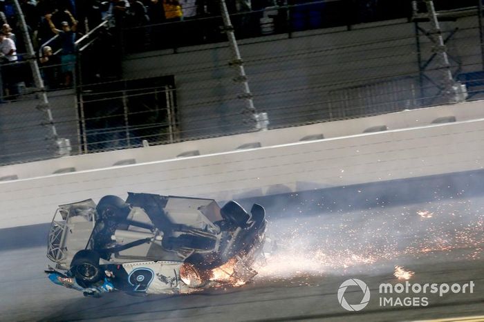 Choque de Ryan Newman, Roush Fenway Racing, Ford Mustang Koch Industries