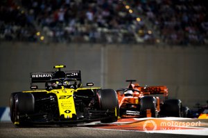 Nico Hulkenberg, Renault F1 Team R.S. 19, Sebastian Vettel, Ferrari SF90