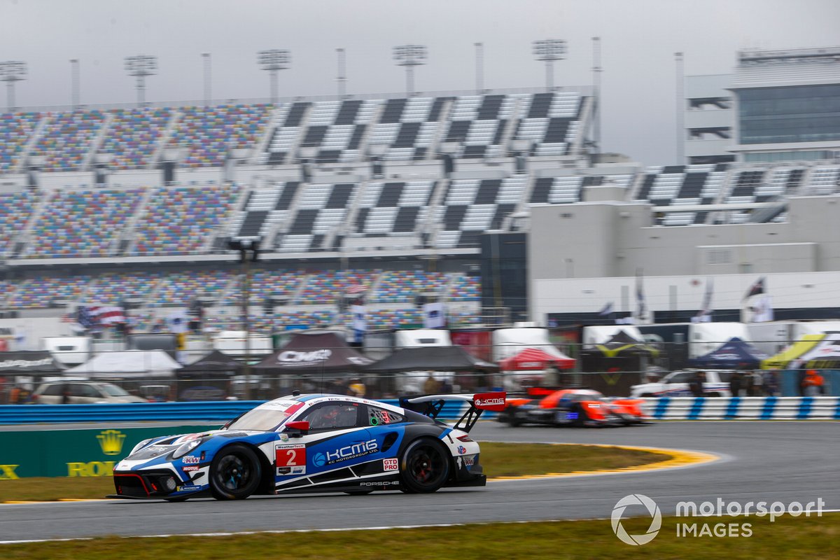 #2 KCMG Porsche 911 GT3R: Laurens Vanthoor, Patrick Pilet, Dennis Olsen, Alexandre Imperatori