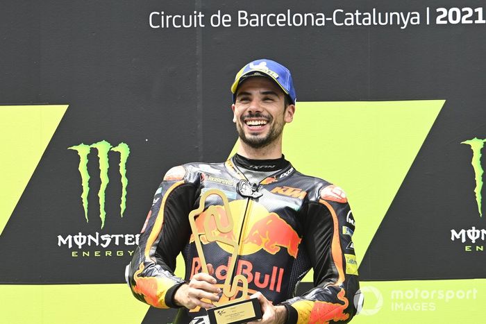 Podio: ganador de la carrera Miguel Oliveira, Red Bull KTM Factory Racing
