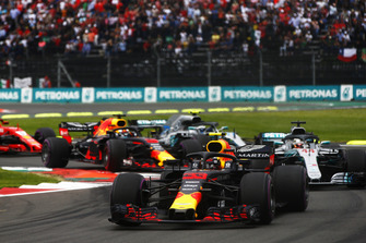 Max Verstappen, Red Bull Racing RB14, Lewis Hamilton, Mercedes AMG F1 W09 EQ Power+