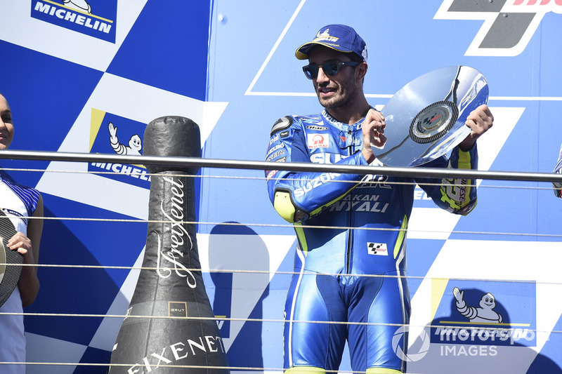 Podio: il secondo classificato Andrea Iannone, Team Suzuki MotoGP