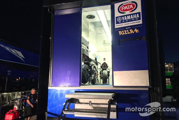 La Yamaha R1M que condujo Lewis Hamilton en Jerez: