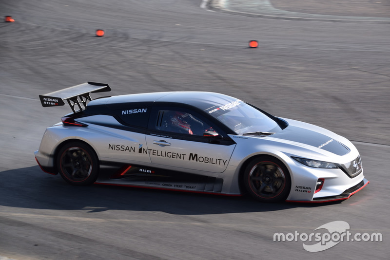 Nissan LEAF NISMO RC