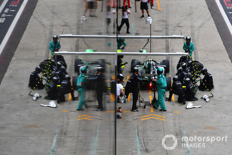 Valtteri Bottas, Mercedes AMG F1 W09 EQ Power+, pit stop