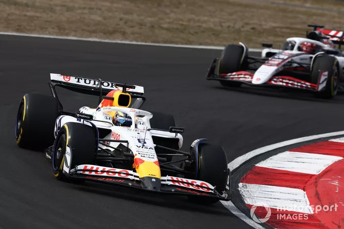 Esteban Ocon, Haas F1 Team, Isack Hadjar, RB F1 Team