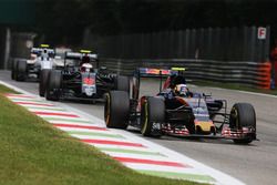 Carlos Sainz Jr., Scuderia Toro Rosso STR11