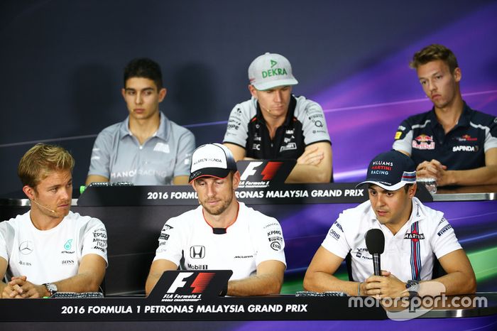 en la Conferencia de prensa FIA: Esteban Ocon, Manor Racing; Nico Hulkenberg, Sahara Force India F1; Daniil Kvyat, Scuderia Toro Rosso; Nico Rosberg, Mercedes AMG F1; Jenson Button, McLaren; Felipe Massa, Williams