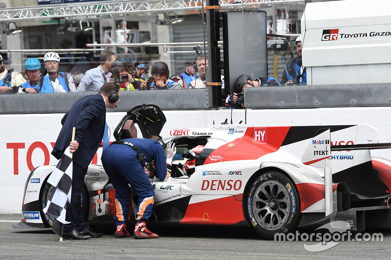 #5 Toyota Racing Toyota TS050 Hybrid: Anthony Davidson, Sébastien Buemi, Kazuki Nakajima