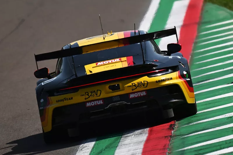 N.º 92: Porsche 911 GT3 R de The Bend Manthey: Yasser Shahin, Riccardo Pera, Richard Lietz