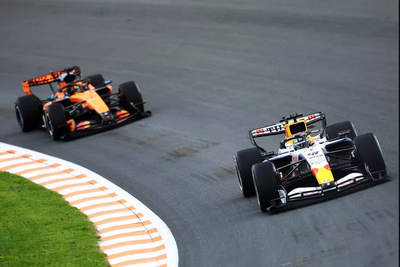 Arvid Lindblad, Racing Bulls, Oscar Piastri, McLaren