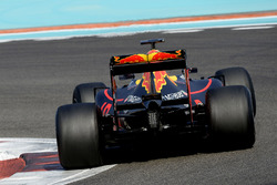 Max Verstappen, Red Bull Racing teste les pneus Pirelli 2017