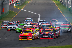 Fabian Coulthard, Team Penske Ford, Jamie Whincup, Triple Eight Race Engineering Holden