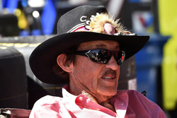 Richard Petty, Aric Almirola, Richard Petty Motorsports Ford