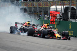 Max Verstappen, Red Bull Racing RB14 and Daniel Ricciardo, Red Bull Racing RB14 crash