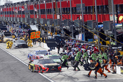 Martin Truex Jr., Furniture Row Racing, Toyota Camry Bass Pro Shops/5-hour ENERGY, Kyle Busch, Joe Gibbs Racing, Toyota Camry Interstate Batteries pit stop