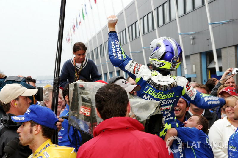 Race winner Sete Gibernau, Gresini Honda