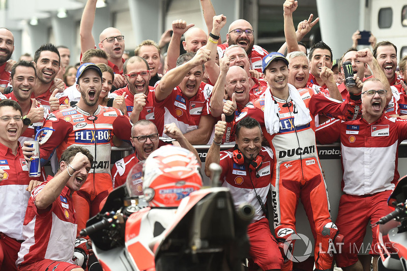 Andrea Dovizioso, Ducati Team, Jorge Lorenzo, Ducati Team