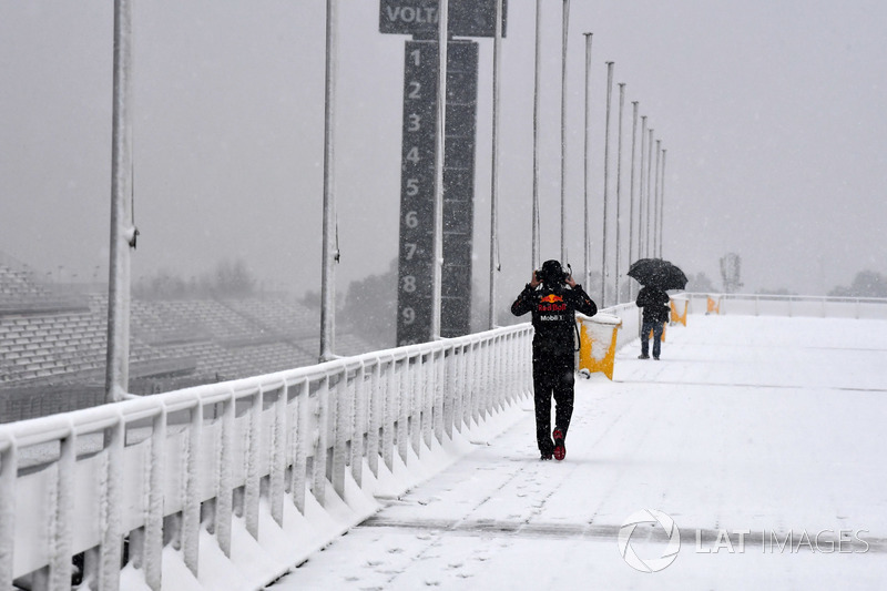 Sneeuw in Barcelona zorgt voor uitstel van de testdag