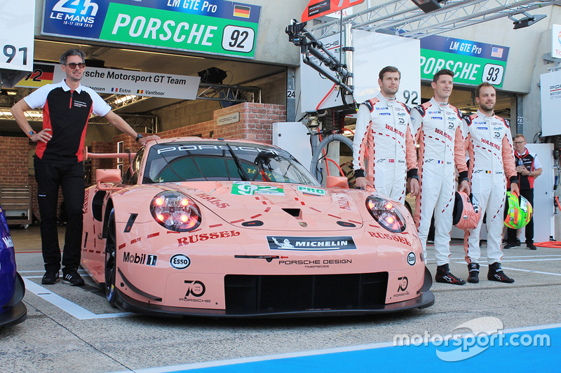 #92 Porsche GT Team Porsche 911 RSR et #91 Porsche GT Team Porsche 911 RSR avec des livrées spéciales