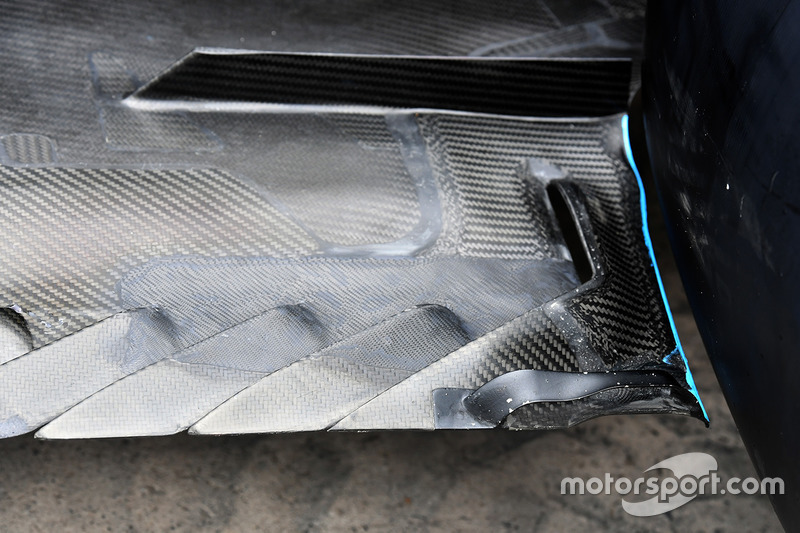 L'arrière du fond plat de la Mercedes-Benz F1 W08