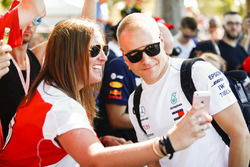 Valtteri Bottas, Mercedes AMG F1 met de fans