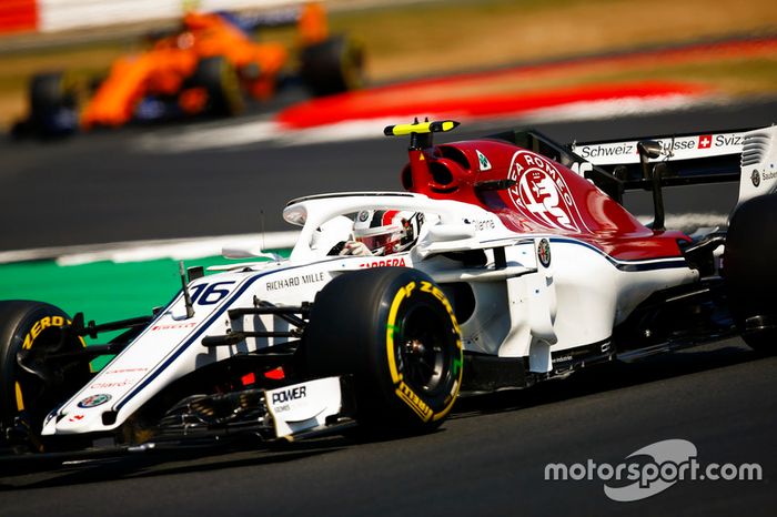 4º Alfa Romeo - Sauber C37 (1092 vueltas)